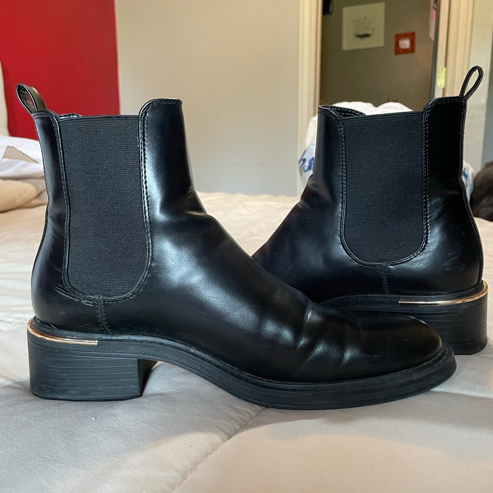 Zara gold trim Chelsea boots